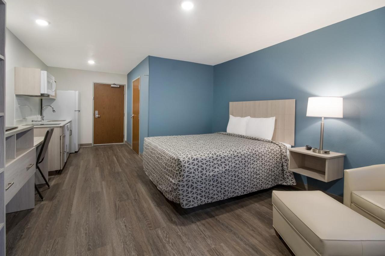 Woodspring Suites Detroit Sterling Heights Exterior foto