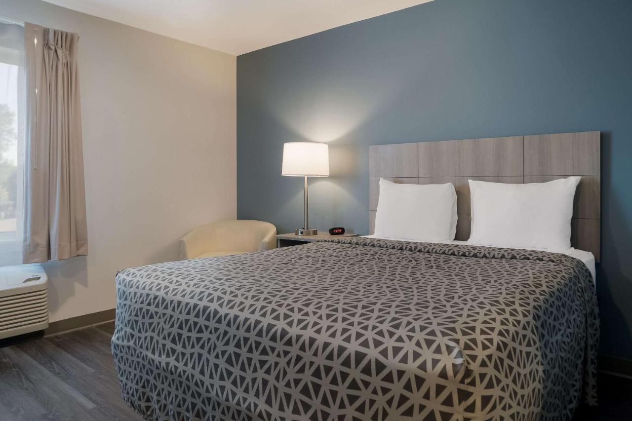 Woodspring Suites Detroit Sterling Heights Exterior foto