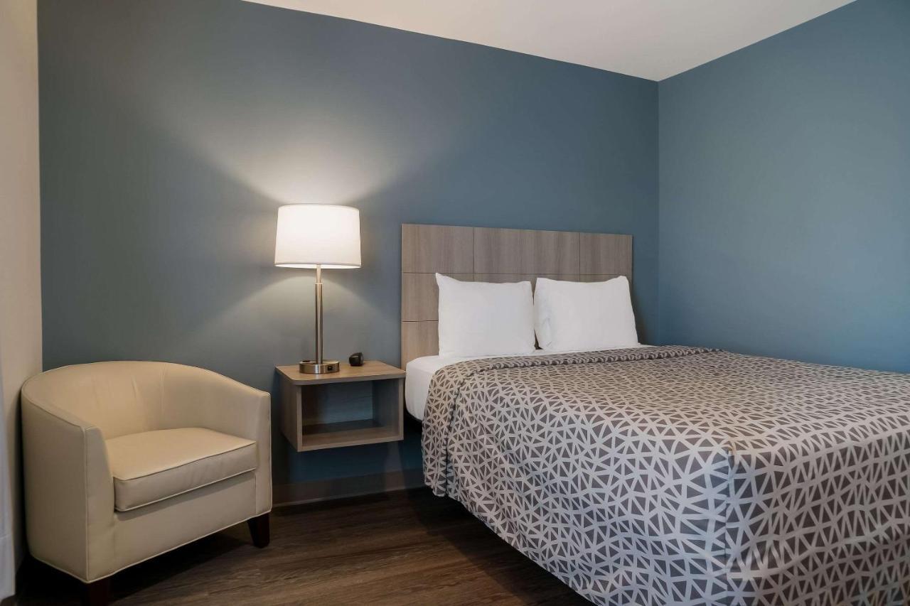 Woodspring Suites Detroit Sterling Heights Exterior foto