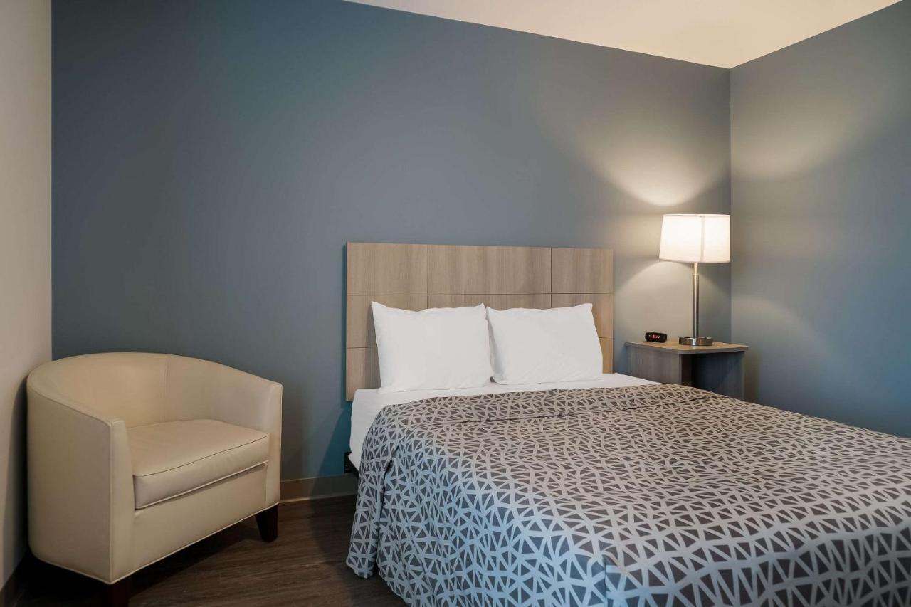Woodspring Suites Detroit Sterling Heights Exterior foto